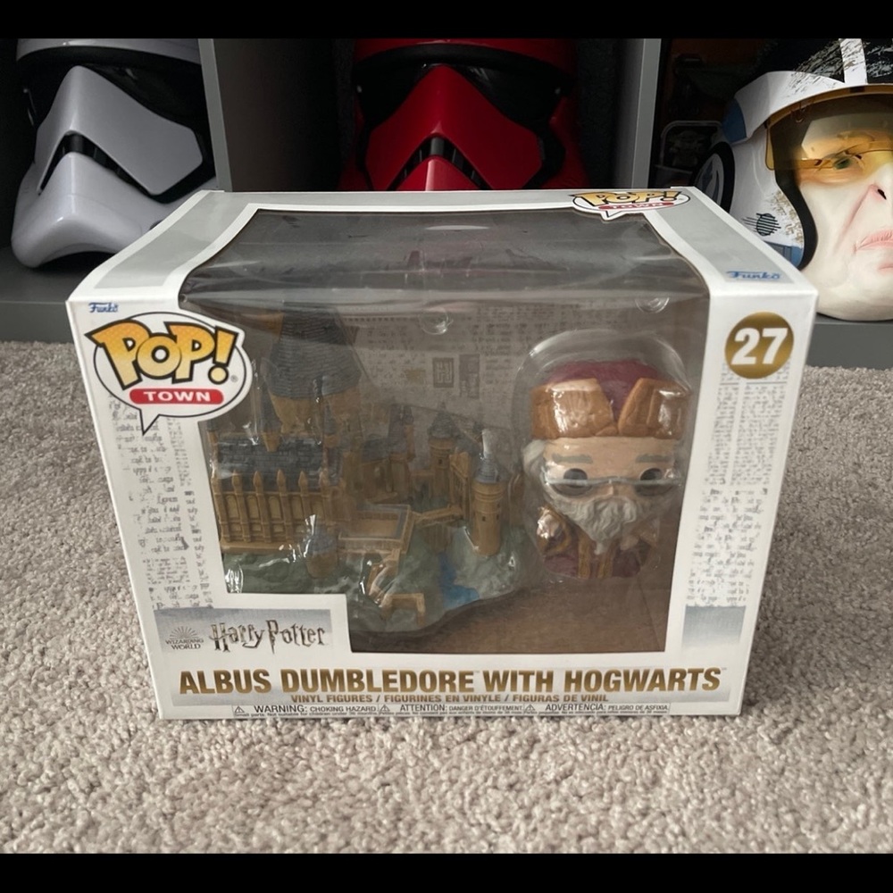 Funko Pop! Harry Potter Albus Dumbledore with Hogwarts